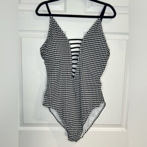 Time & Tru Women's Gingham Strappy V-Neck One-Piece Swimsuit - Size XL (16/18)
